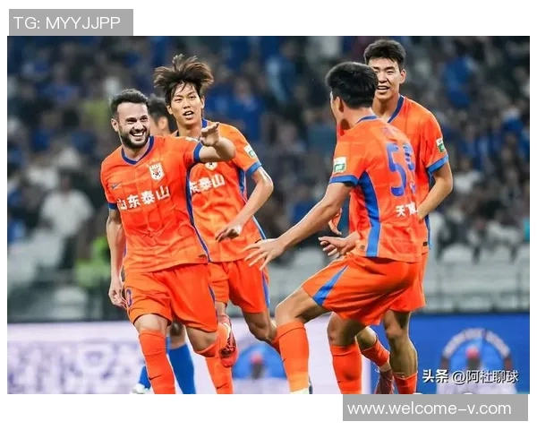 橙衣传奇再现鹏起泰山他以12战9不败点燃球队希望与信念