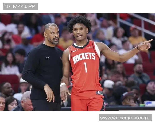 恩比德半场表现不佳但仍能为球队提供进攻支持分析解说员观点