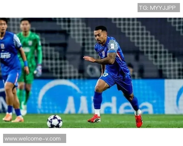 申花冬训热身赛首秀新外援盖伊领衔433阵型锋线出战 申花冬训热身赛首秀新外援盖伊领衔433阵型锋线出战