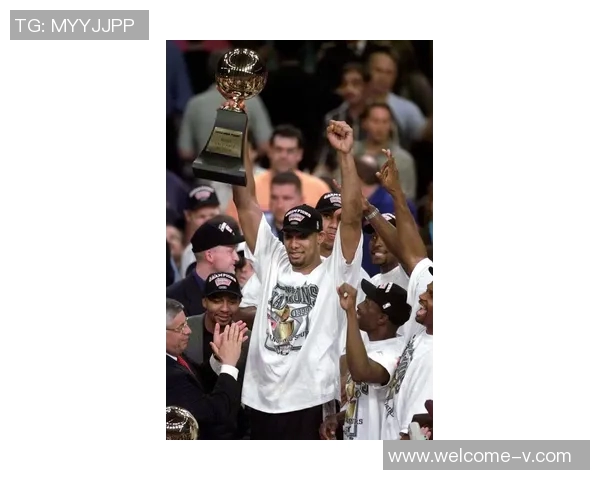 米兰庆祝范巴斯滕61岁生日回顾其辉煌生涯数据与成就